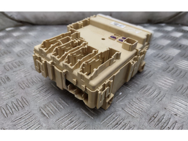 Блок предохранителей 8273078021 Lexus NX