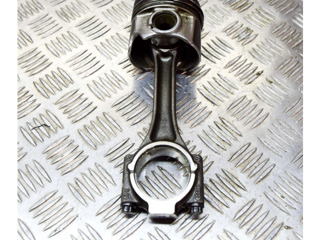 Поршень CLHA 03L107065J, 03L105401A Volkswagen Golf VII для дизельного двигателя 1.6