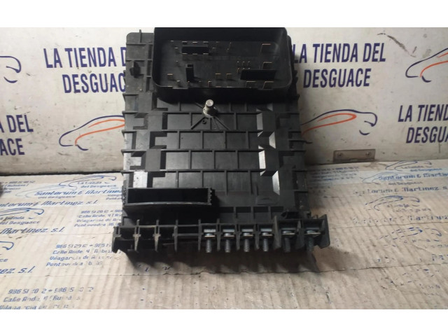 Блок предохранителей 1K0937125C   Audi A3 S3 8P    