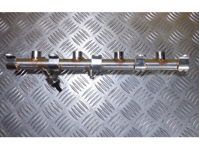 Vstřikovací lišta 0P2133316A Audi A8 S8 D5