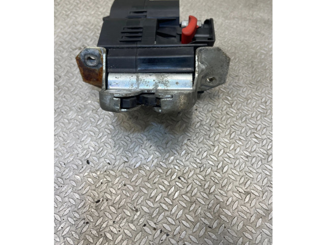 Zámek zadních dveří Mercedes-Benz C W203 2005