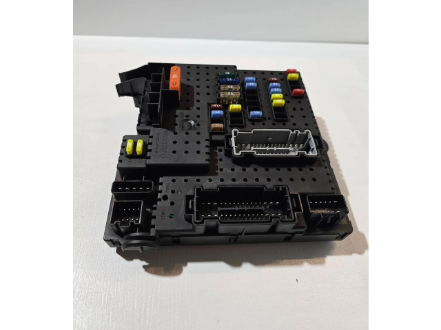 Блок предохранителей 30786646, 07W163 Volvo S60