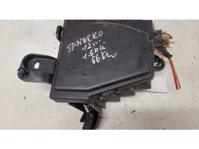 Блок предохранителей 243822641R Dacia Sandero