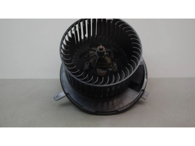 Вентилятор печки 1K1819015E Volkswagen Caddy