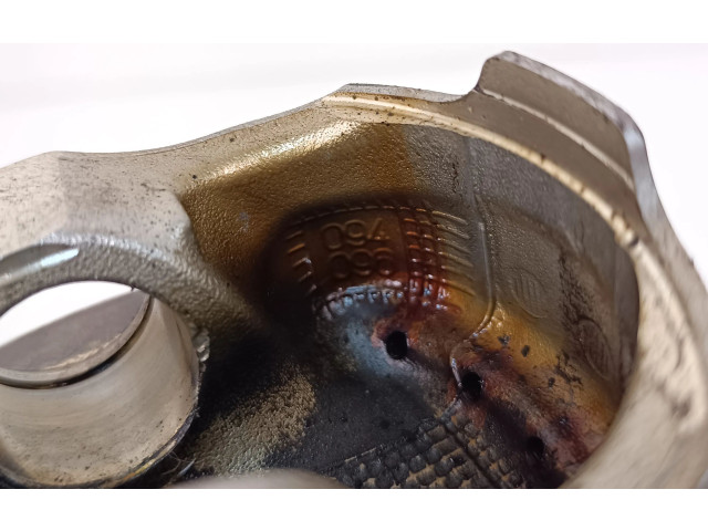 Píst Subaru Outback (BT)