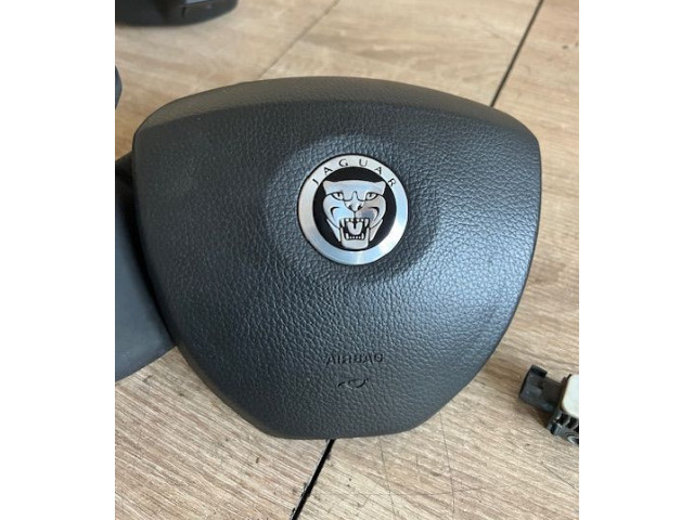 Подушка безопасности водителя Jaguar XF X250