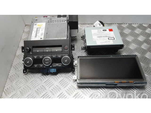 Радио/ проигрыватель CD/DVD / навигация