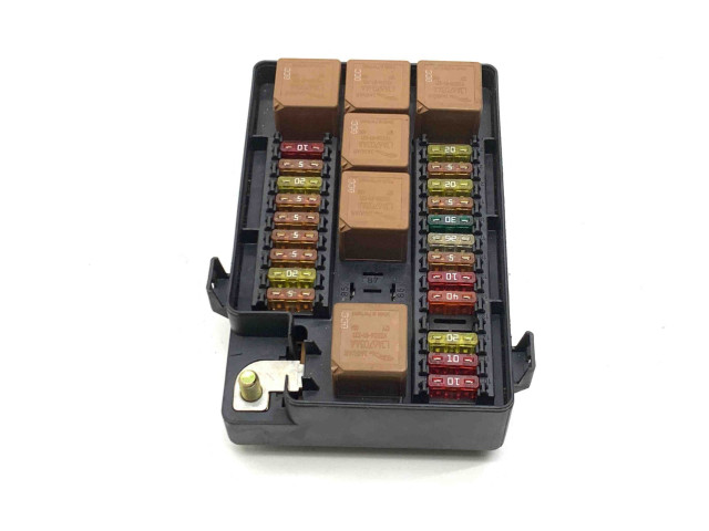 Блок предохранителей LJD2822DB Jaguar XK8 - XKR