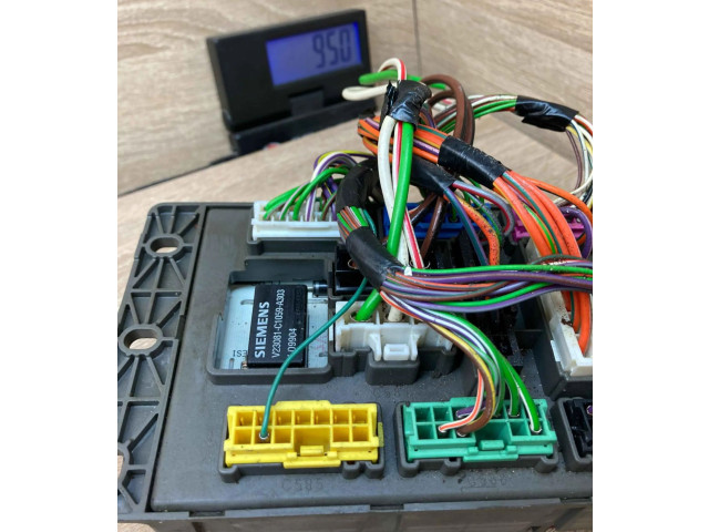 Vstřikovací lišta 518174404, V23081C1059A303 Rover 75