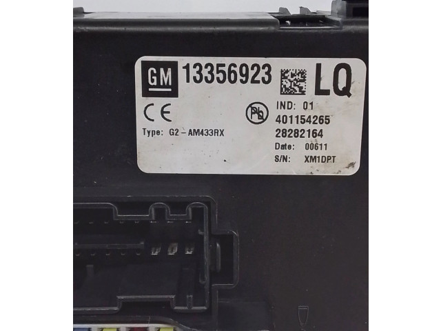 Блок предохранителей  13356923, 28282164   Opel Meriva B    