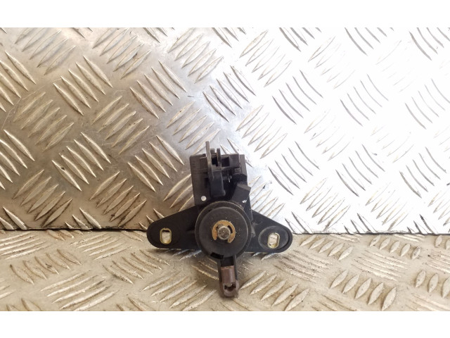 Zámek zadních dveří Opel Zafira A 2002