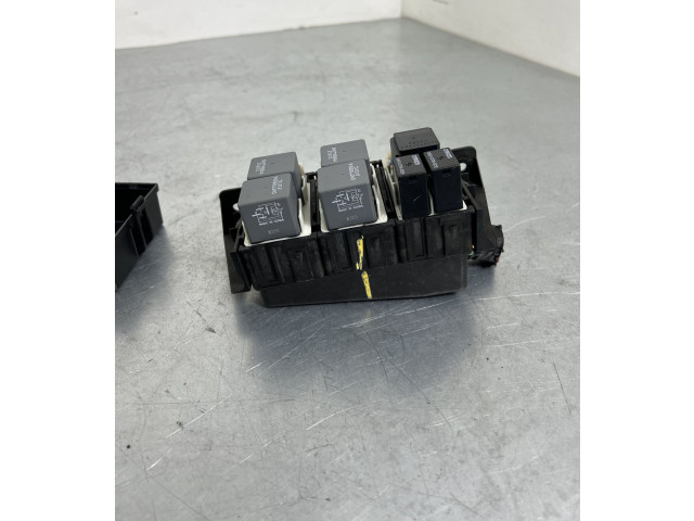 Блок предохранителей Jeep Grand Cherokee