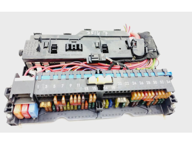 Блок предохранителей 8364542   BMW X3 E83    