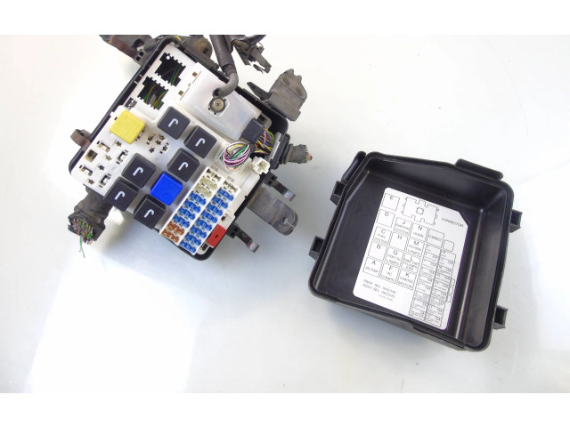 Блок предохранителей  9148004   Volvo 960    