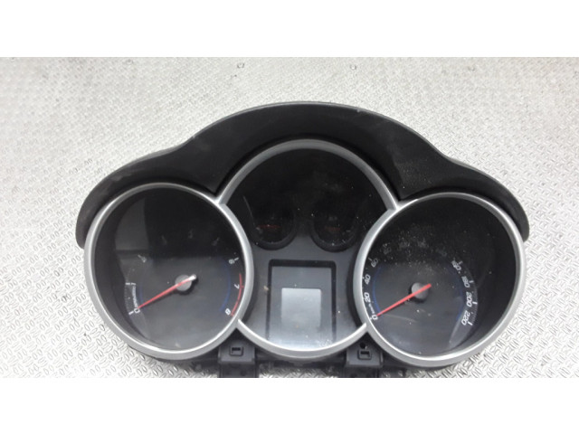 Přístrojová deska Chevrolet Cruze 2013 95080027