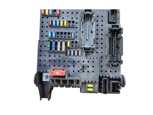 Блок предохранителей 8676391, 12217799 Volvo XC90