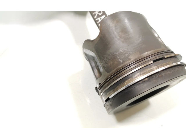 Поршень с шатуном DT224 Land Rover Defender