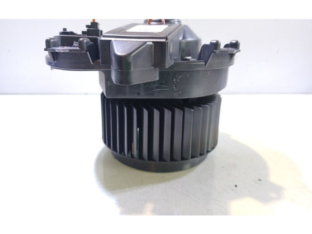 Вентилятор печки    A2469061601, A2229060303   Mercedes-Benz GLA W156