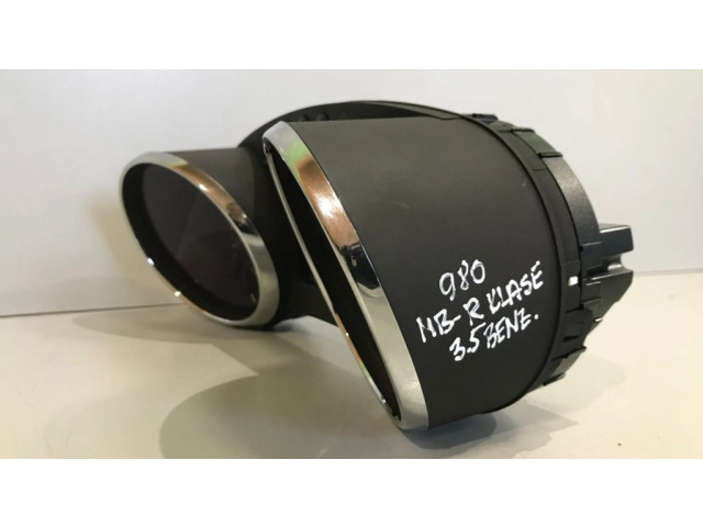 Панель приборов A2515401748, A2C53168071   Mercedes-Benz R W251       