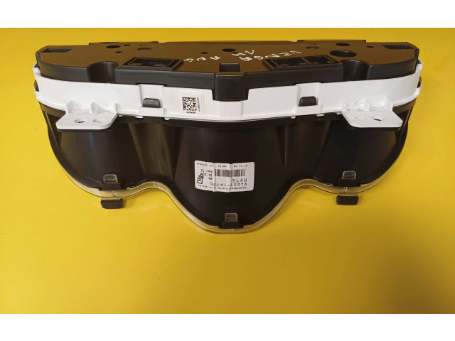 Přístrojová deska  KIA Venga 2009 940011P750  