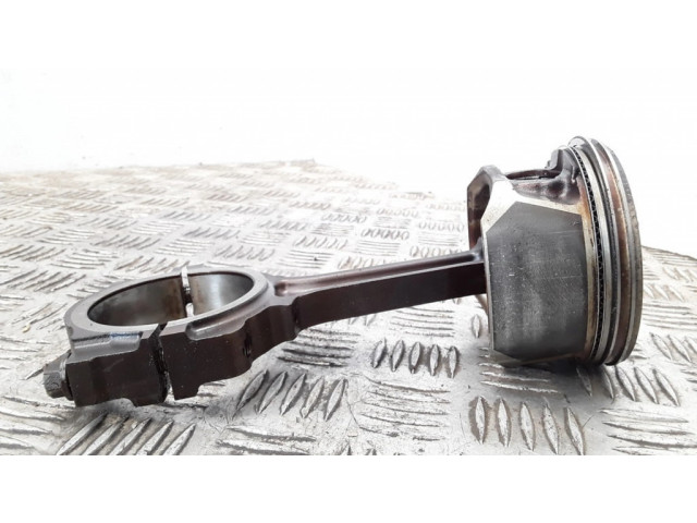 Píst    Saab 9-7X  pro benzínový motor 4.2  