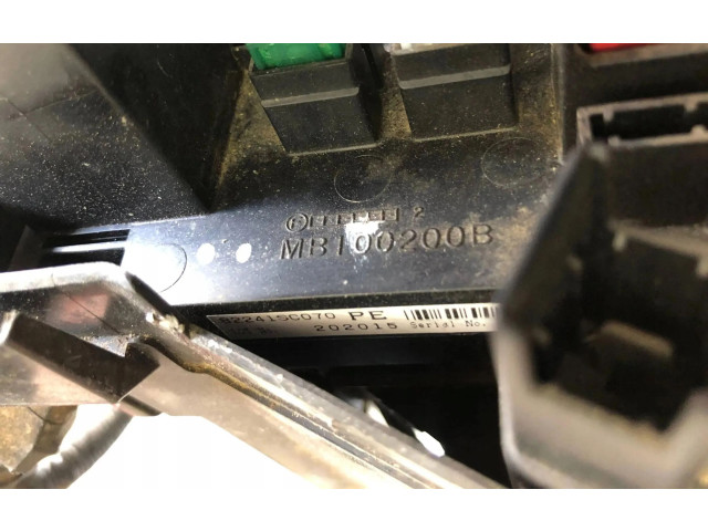 Блок предохранителей  MB100200B   Subaru Forester SJ    