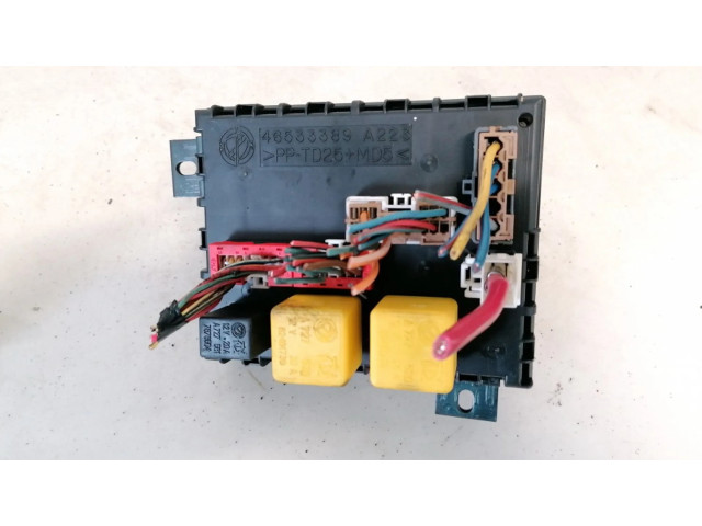 Блок предохранителей 46533389 Fiat Marea