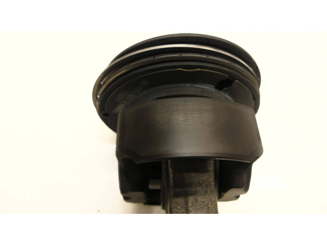 Поршень с шатуном YS23 85MT Nissan Navara D23