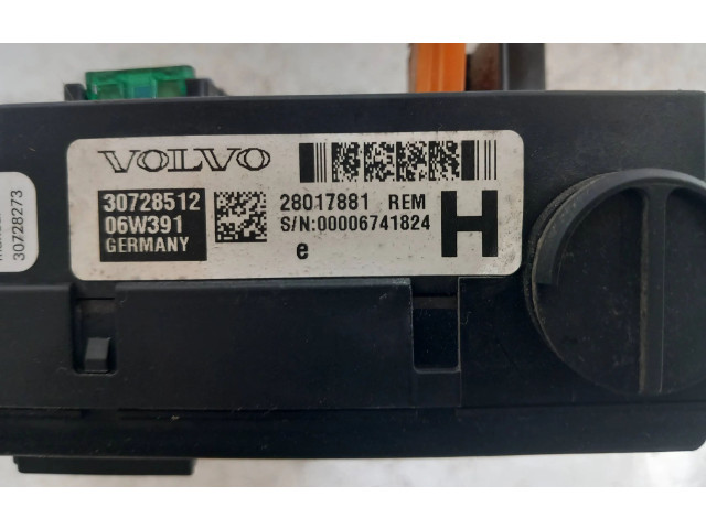 Блок предохранителей 28017881, 30728512 Volvo V70