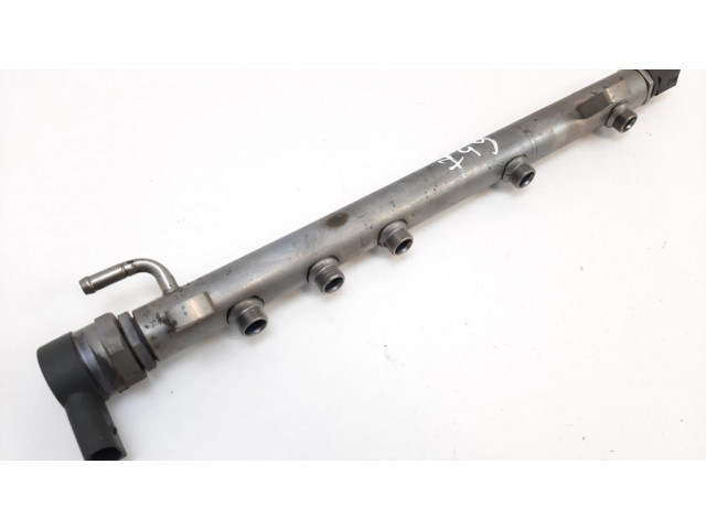 Vstřikovací lišta 1026000340, A6110780449 Mercedes-Benz B W245 pro naftový motor 2.0