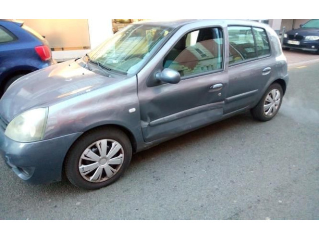 Ручка стеклоочистителей 7701051760 Renault Clio II