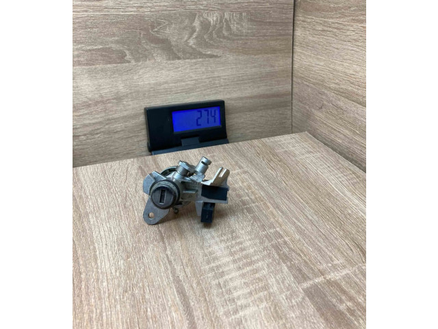 Zámek zadních dveří 8E0827573 Audi A6 S6 C6 4F 2004