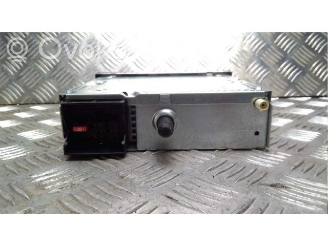 Радио/ проигрыватель CD/DVD / навигация