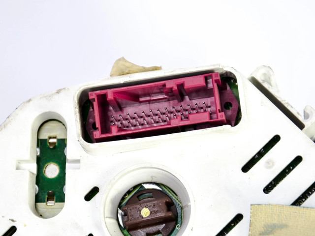 Přístrojová deska Land Rover Freelander 2002 LR0016002, YAC002480