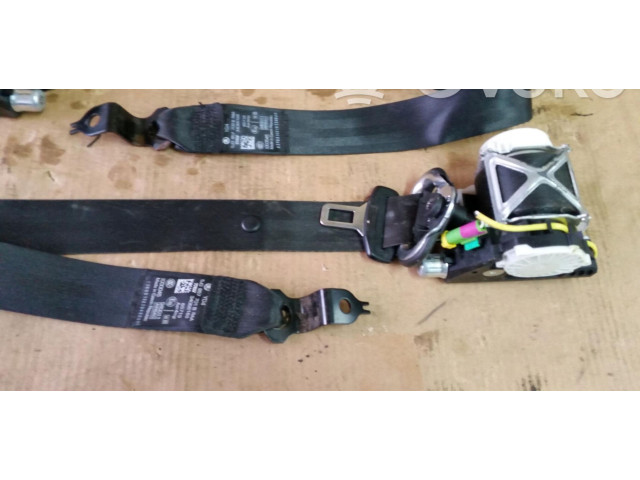 Подушка безопасности водителя Skoda Octavia Mk3 (5E)