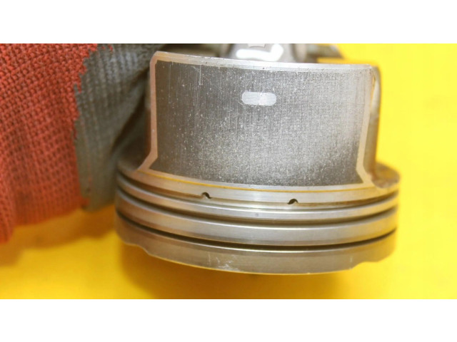  Поршень с шатуном  72L71  Renault Clio IV  