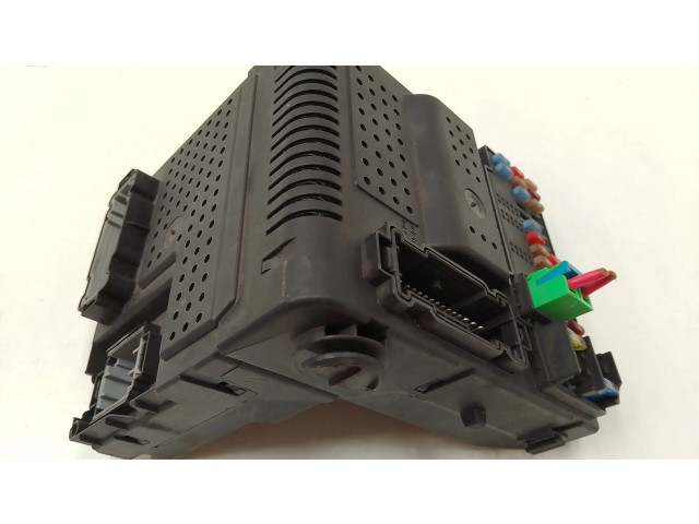 Блок предохранителей 30786889, 28087583   Volvo S60    