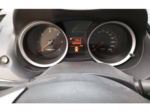 Панель приборов Mitsubishi Lancer