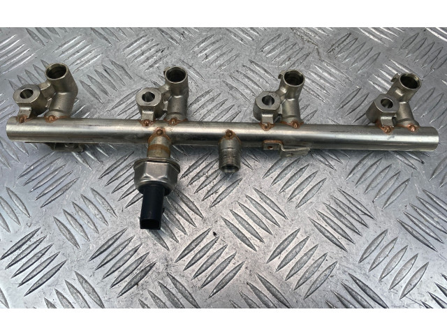 Vstřikovací lišta A2710705495 Mercedes-Benz C W204 27182030503872