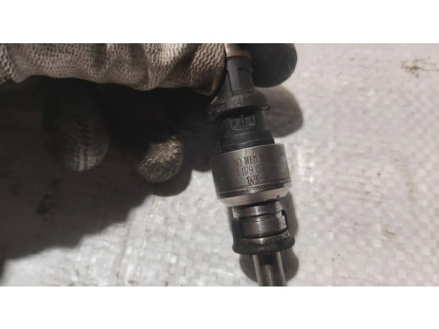 Vstřikovač 079036G   Audi A8 S8 D4 4H  pro benzínový motor 4.2 CDRA 