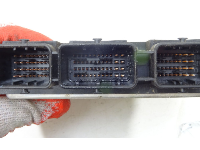 Блок управления двигателем Блок управления 5M61-12A650-AA Mazda 3 I