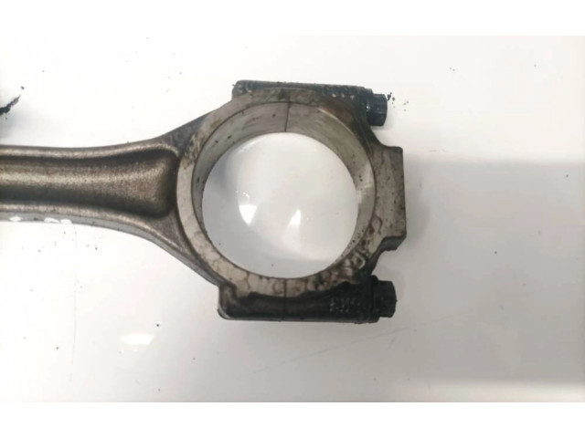 Píst Volkswagen PASSAT B5.5