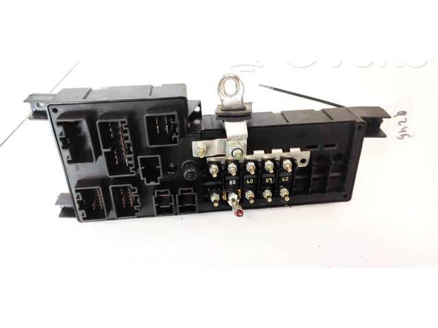 Блок предохранителей  518827019, 8678449   Volvo XC90    