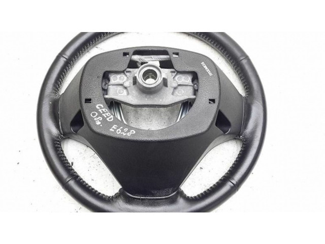 Руль KIA Ceed 2006-2012 года 561101H170