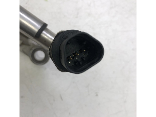 Топливная рампа PE2713150, 261545155 Mazda CX-5 II 2.0