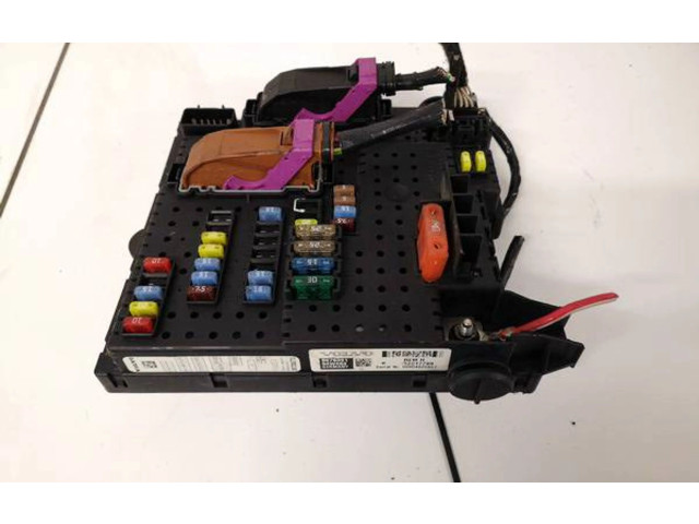 Блок предохранителей  8676391, 12217799   Volvo XC90    