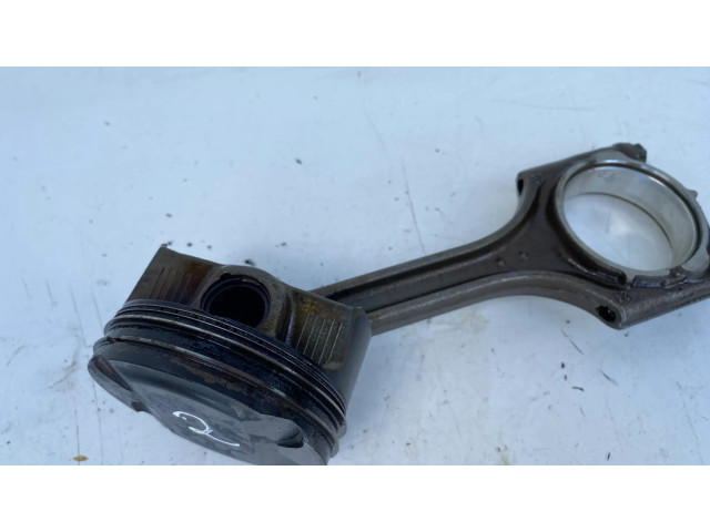 Поршень с шатуном Volvo V40 для бензинового двигателя 1.5