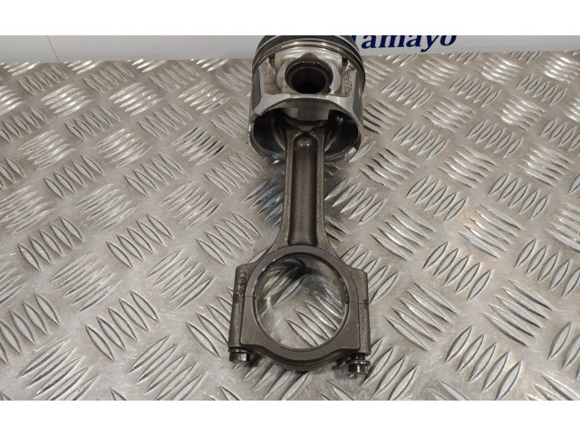 Píst 10653   Nissan Qashqai    M9R 