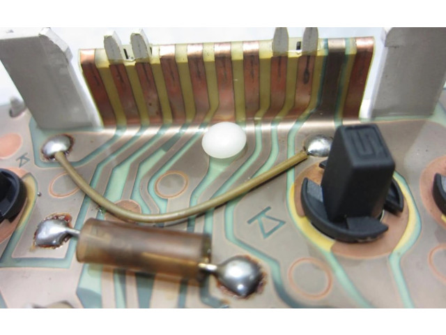 Панель приборов 7700831759   Renault Clio I       