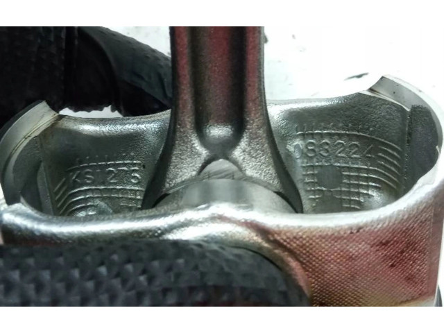 Поршень с шатуном SKYACTIV Mazda 3